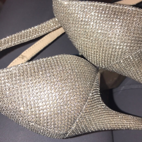 MARC FISHER Silver Glitter Closed toe Sandal NEW - Picture 8 of 14